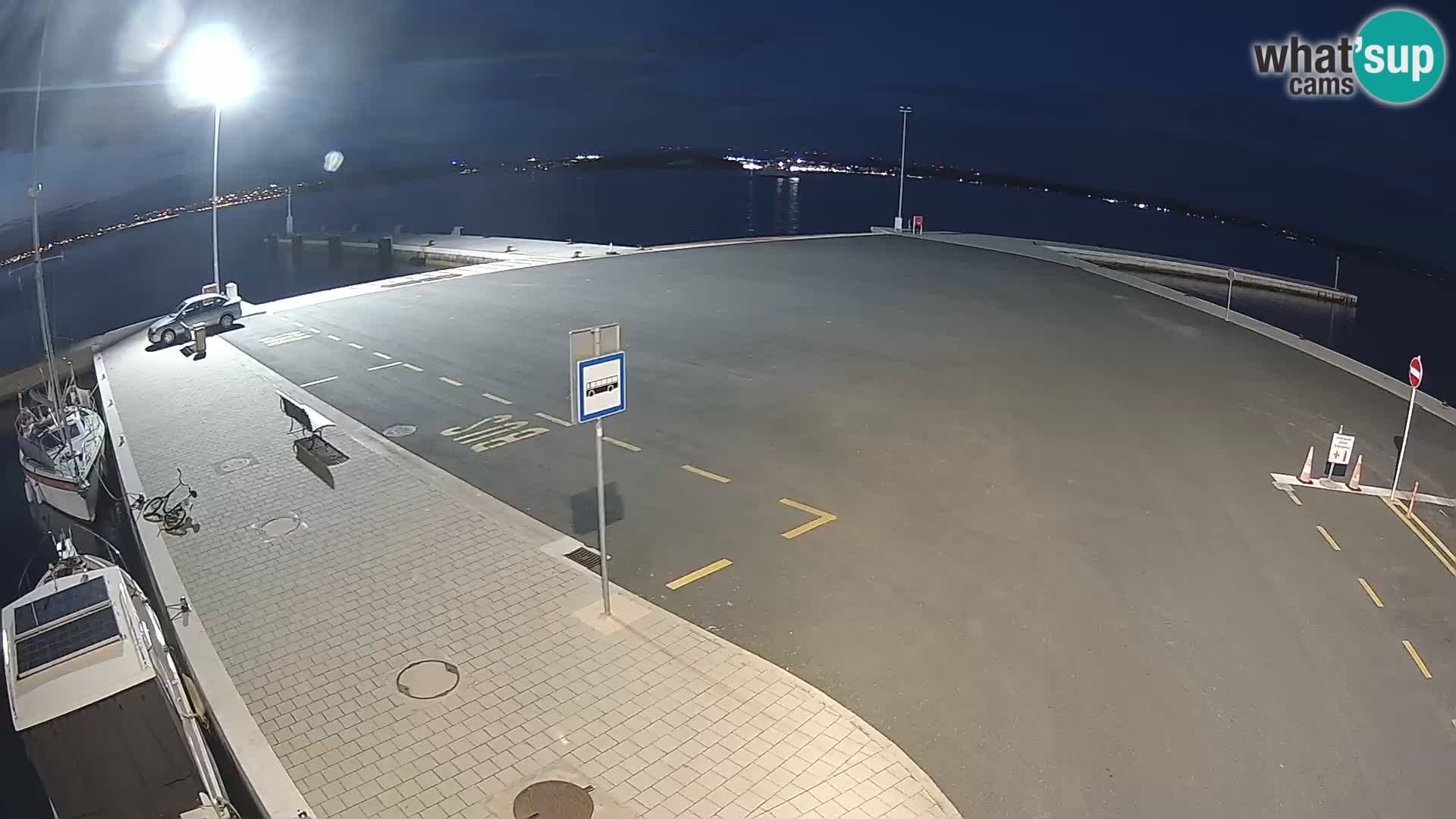Tkon v živo – trajekt – Dalmacija – Hrvaška