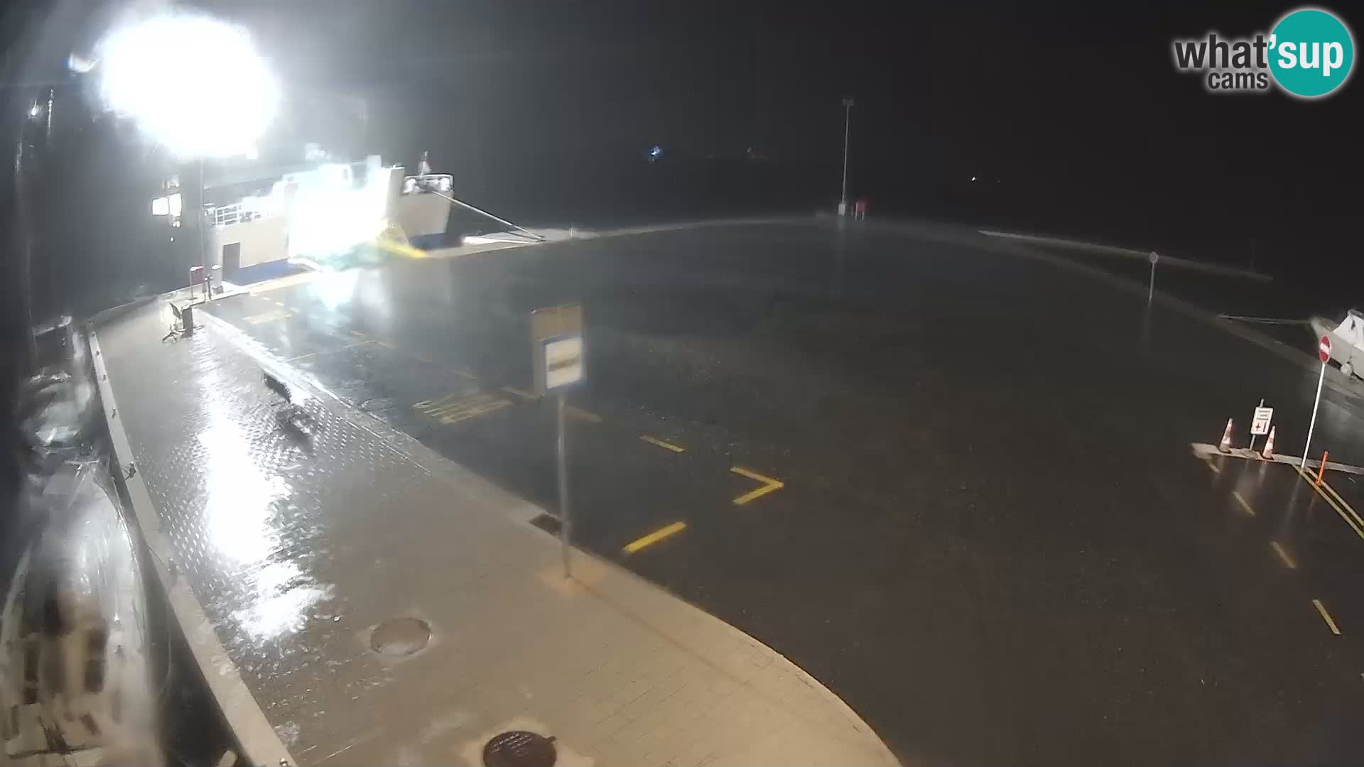 Tkon v živo – trajekt – Dalmacija – Hrvaška