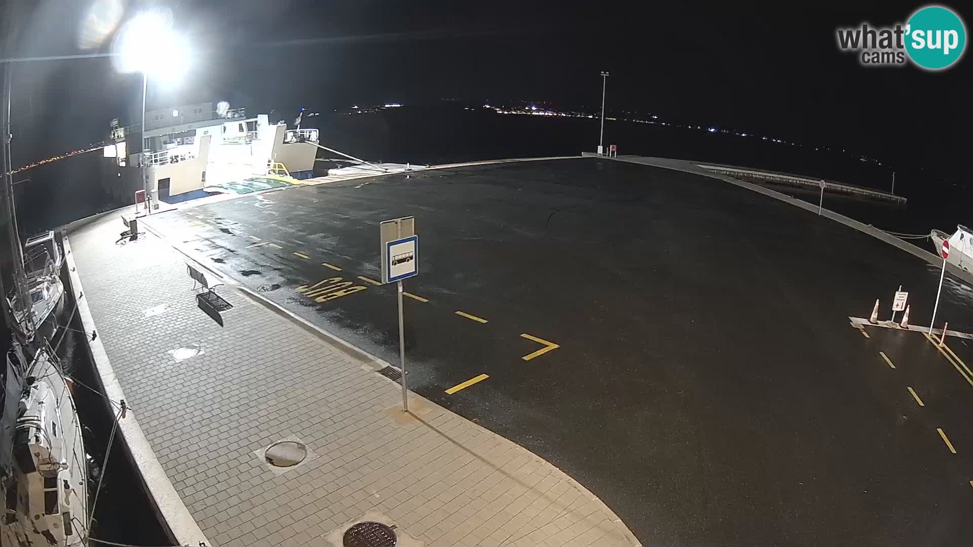 Tkon v živo – trajekt – Dalmacija – Hrvaška