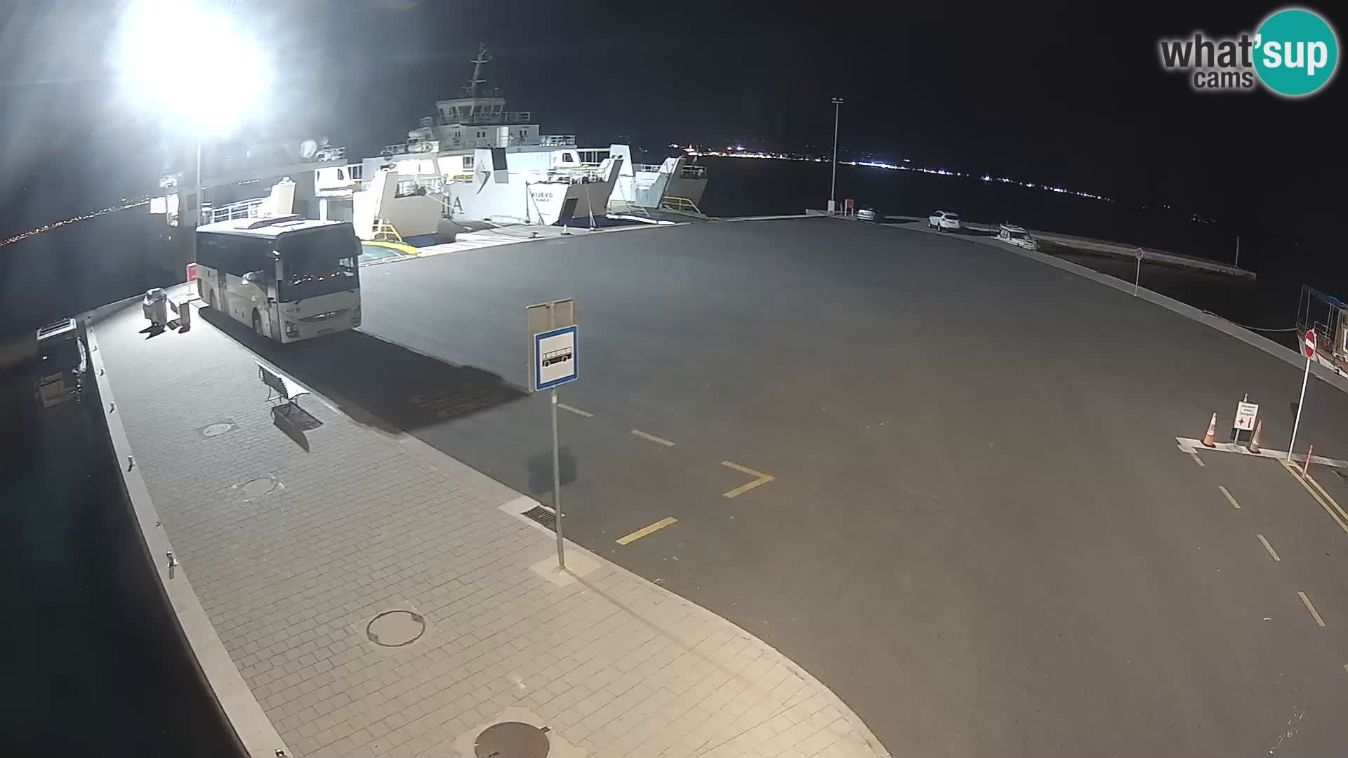 Tkon v živo – trajekt – Dalmacija – Hrvaška