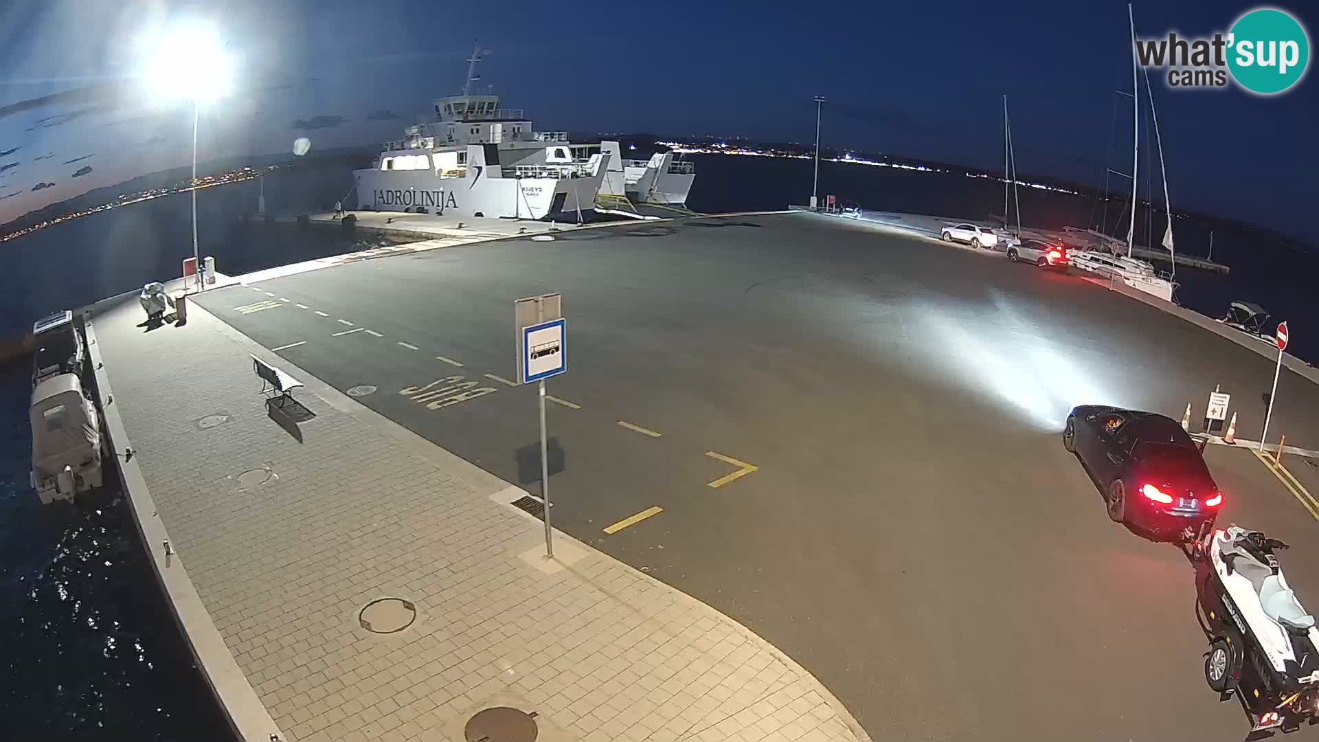 Tkon v živo – trajekt – Dalmacija – Hrvaška