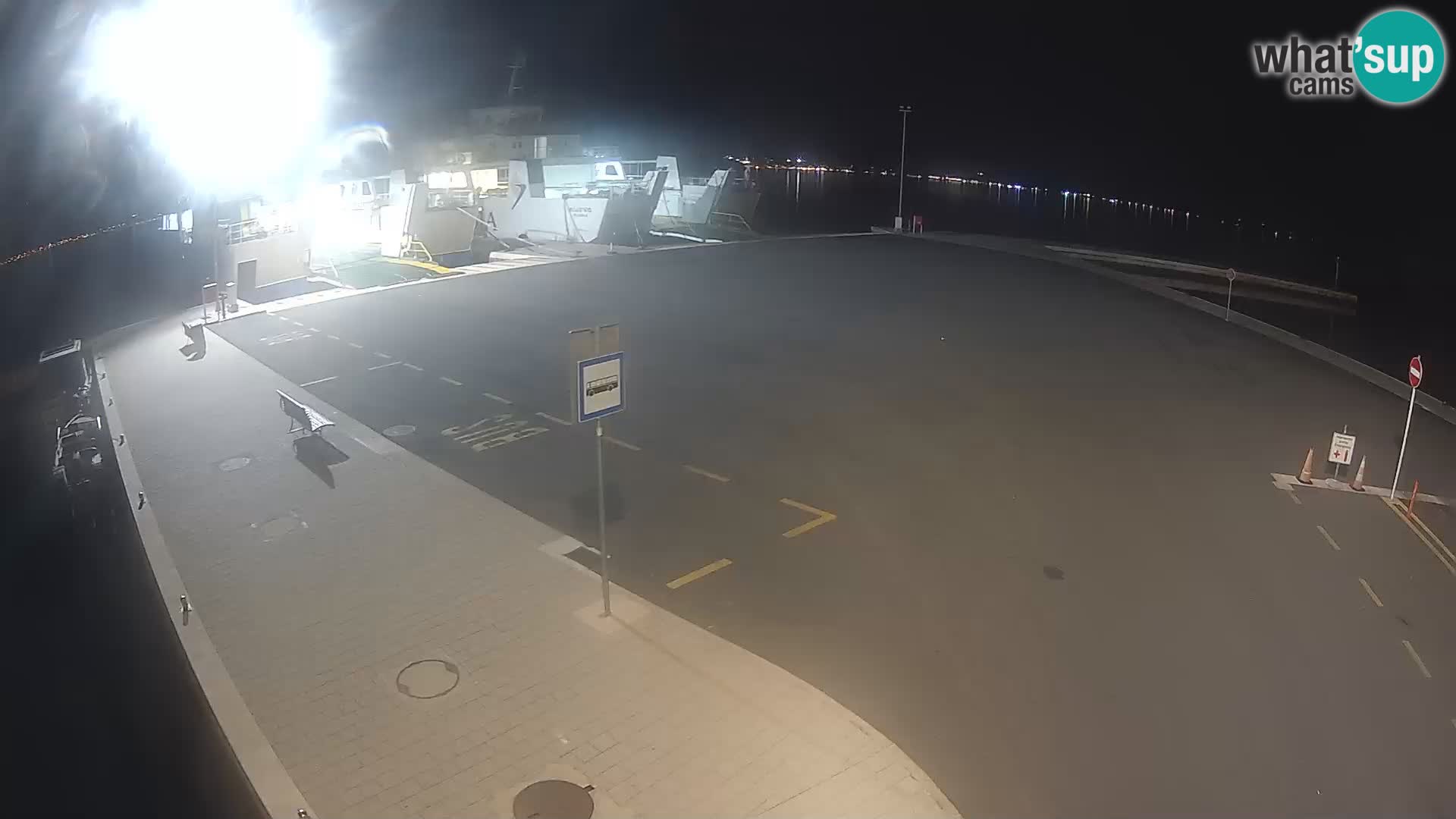 Tkon v živo – trajekt – Dalmacija – Hrvaška
