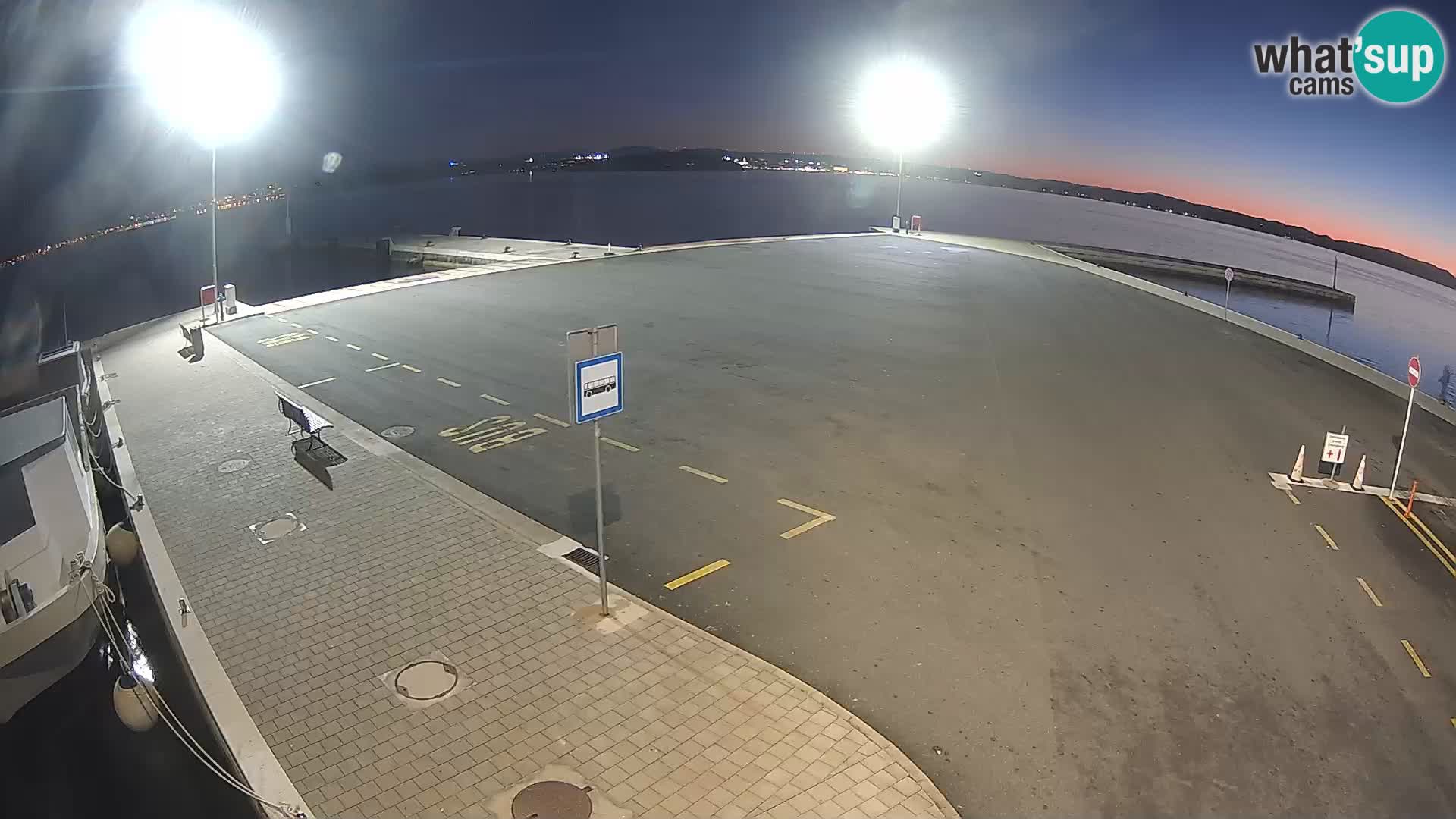 Tkon v živo – trajekt – Dalmacija – Hrvaška