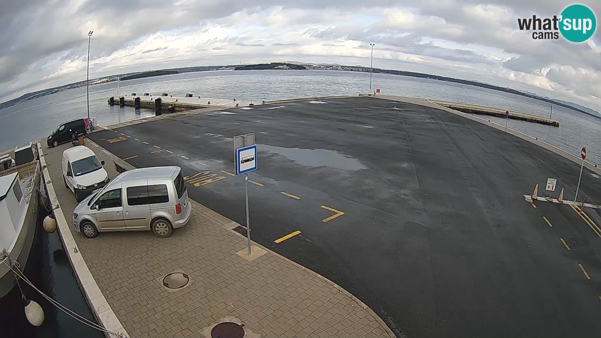 Tkon v živo – trajekt – Dalmacija – Hrvaška