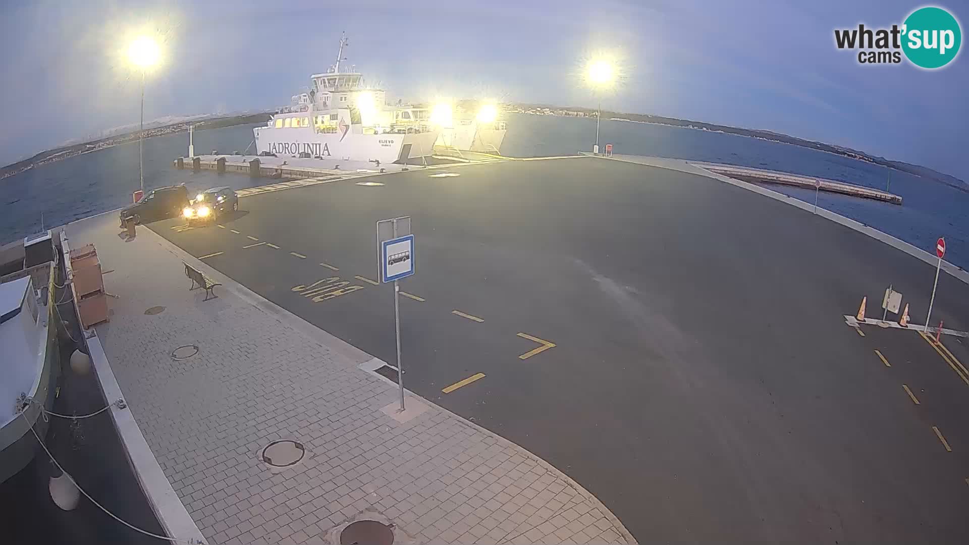 Tkon v živo – trajekt – Dalmacija – Hrvaška