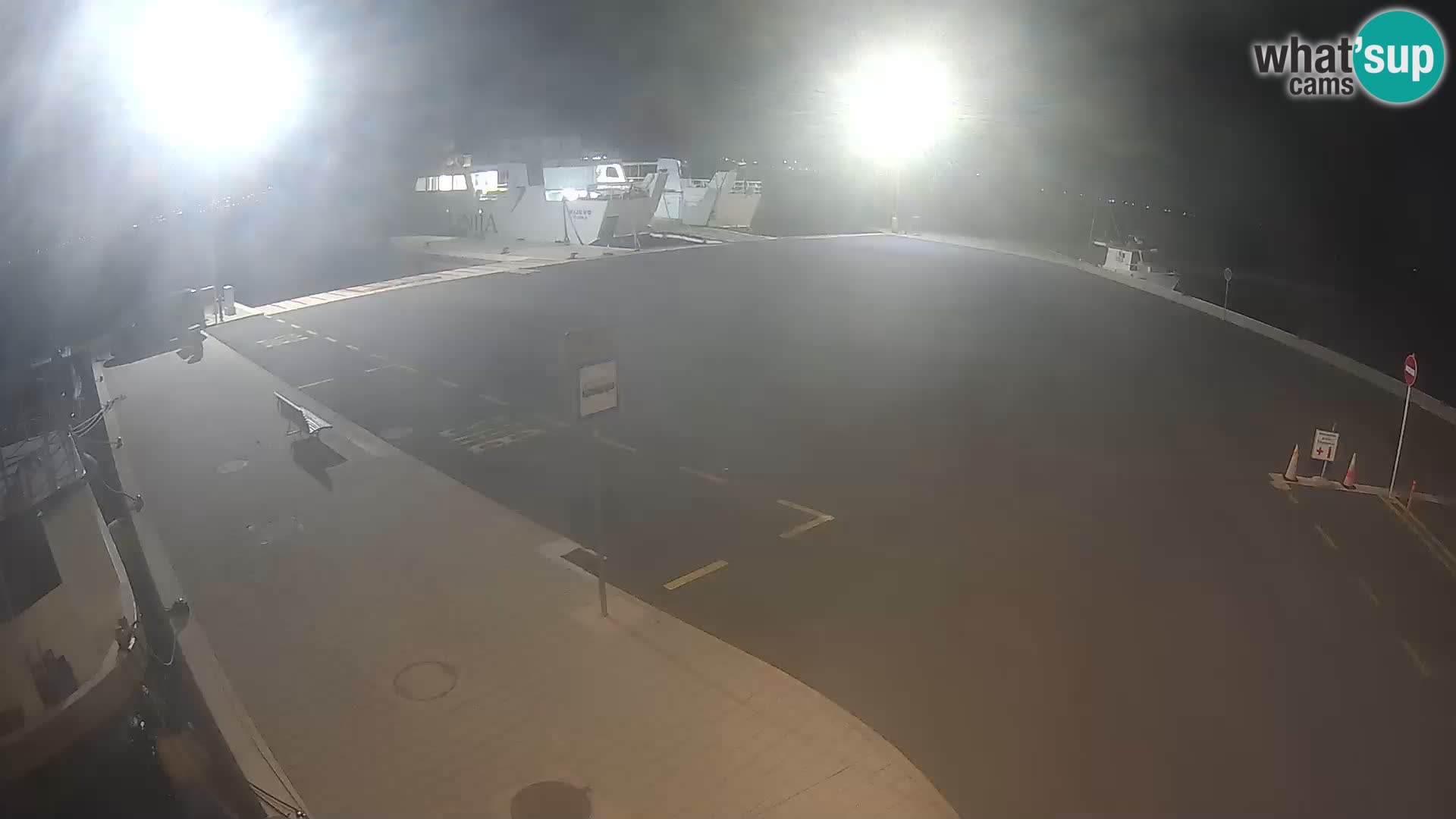 Tkon v živo – trajekt – Dalmacija – Hrvaška