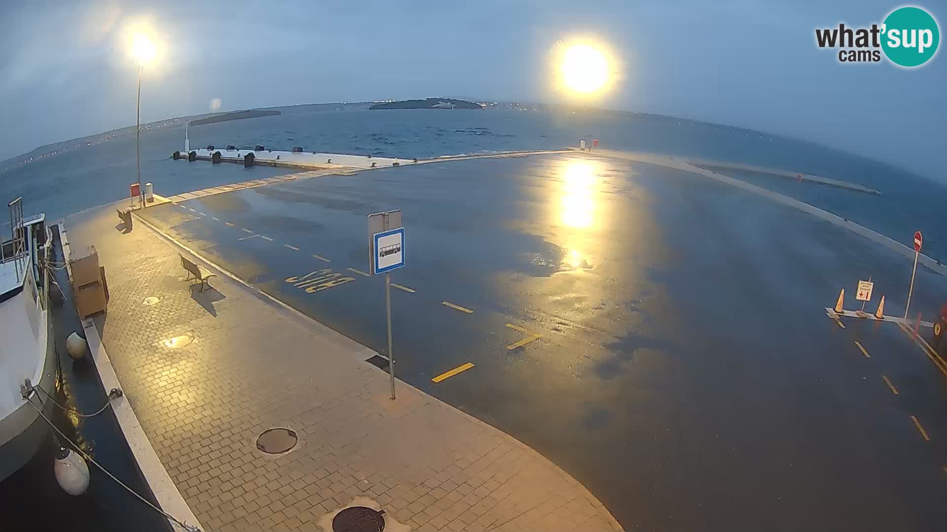 Tkon v živo – trajekt – Dalmacija – Hrvaška