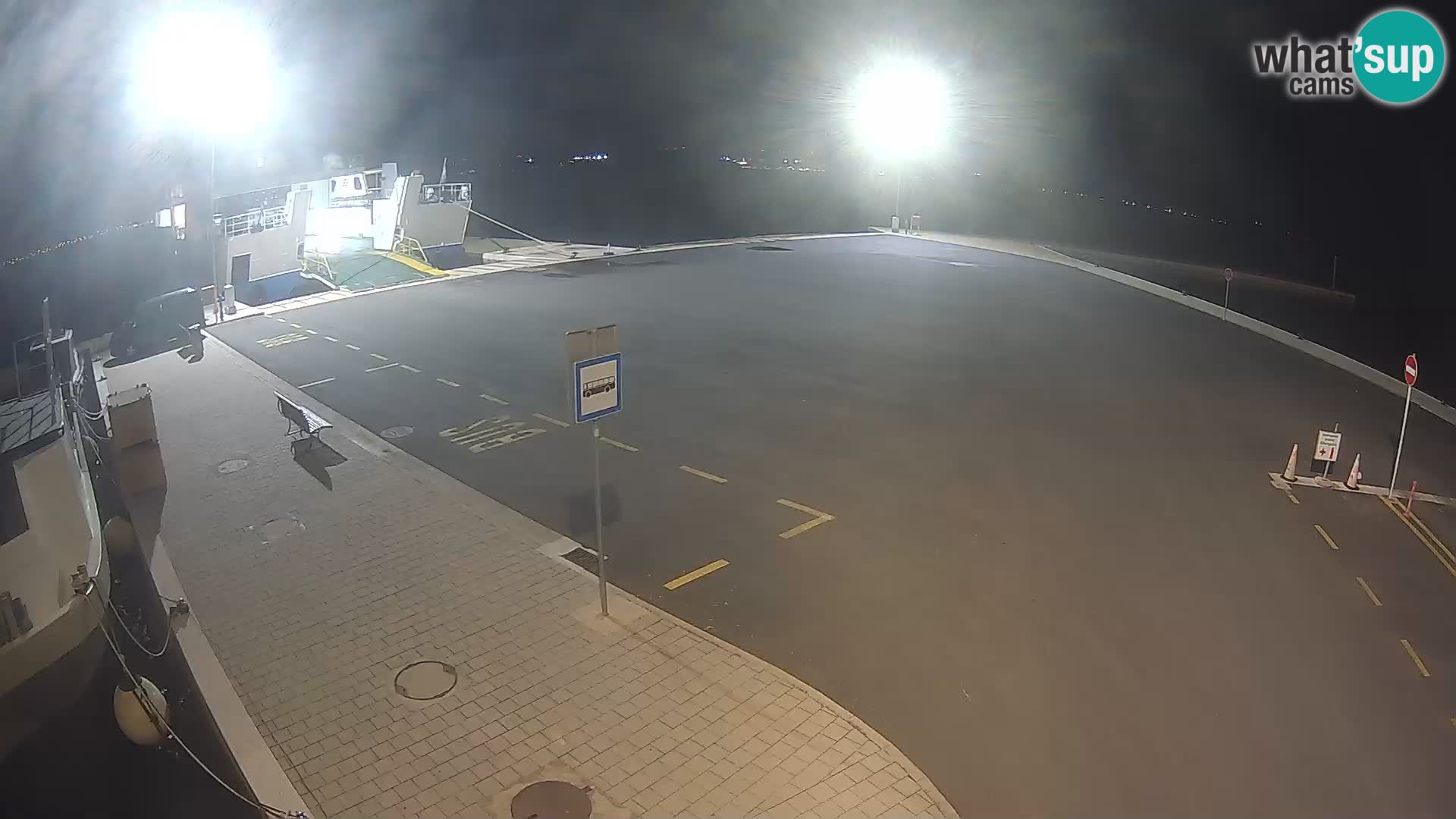 Tkon v živo – trajekt – Dalmacija – Hrvaška