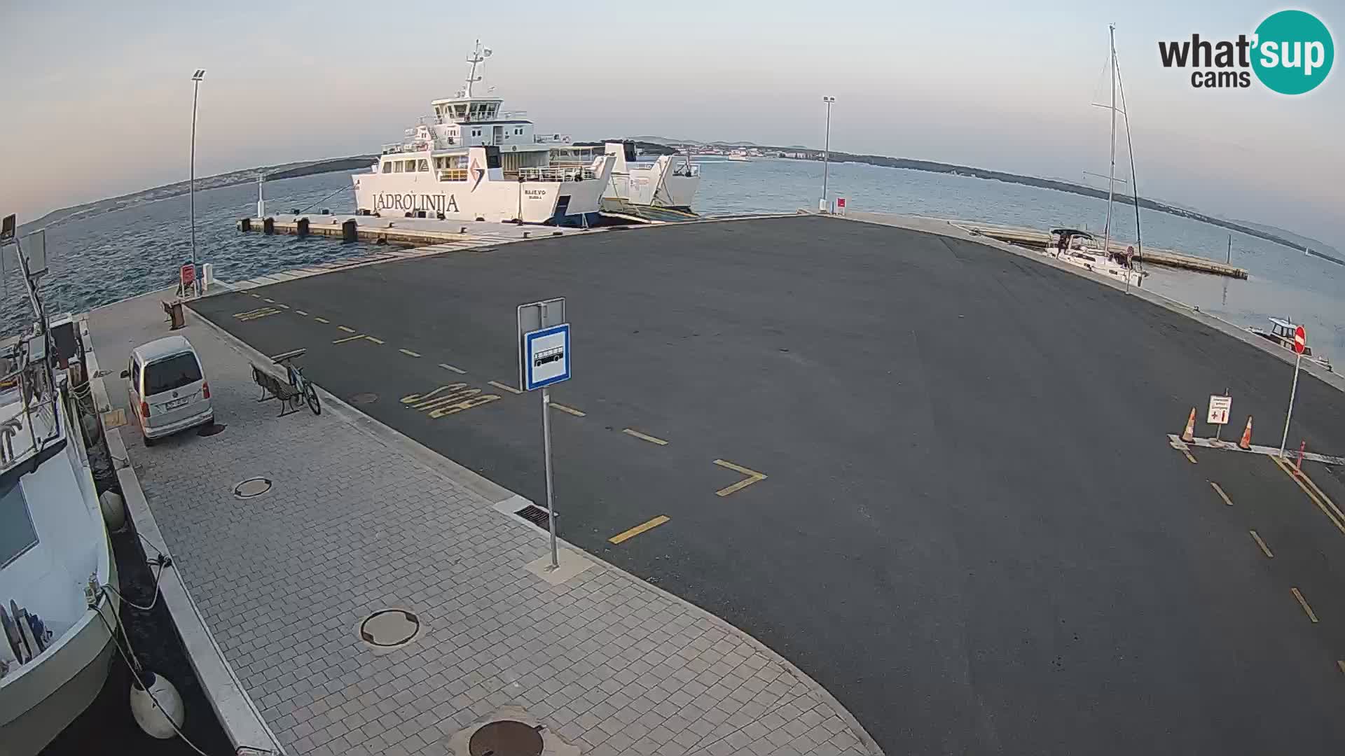 Tkon v živo – trajekt – Dalmacija – Hrvaška