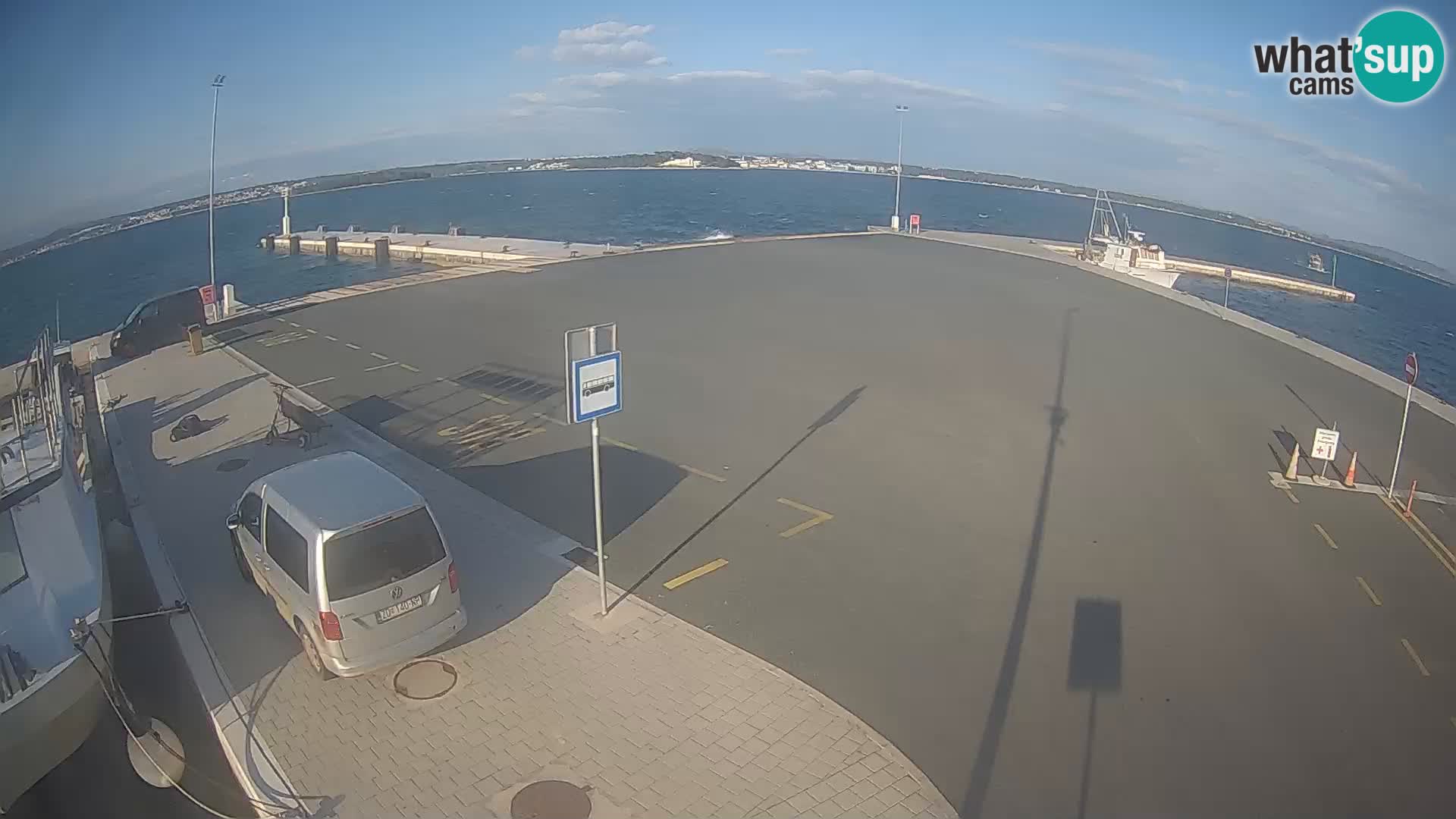 Tkon v živo – trajekt – Dalmacija – Hrvaška