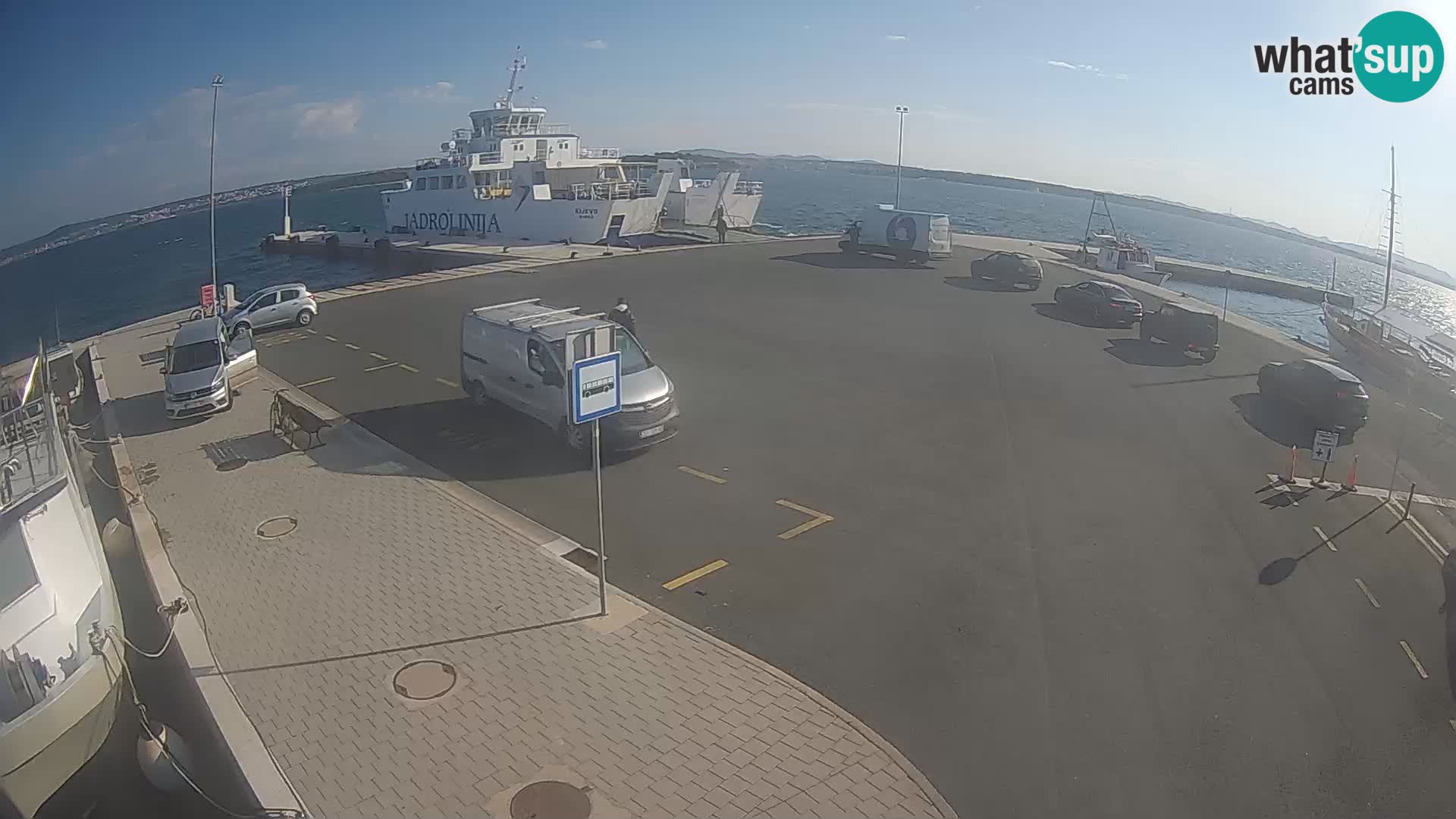 Tkon v živo – trajekt – Dalmacija – Hrvaška