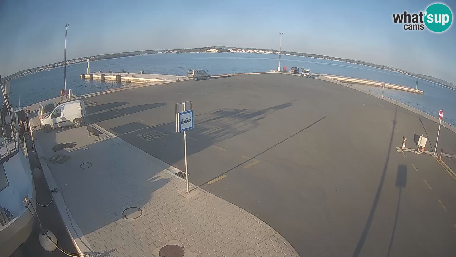 Tkon v živo – trajekt – Dalmacija – Hrvaška