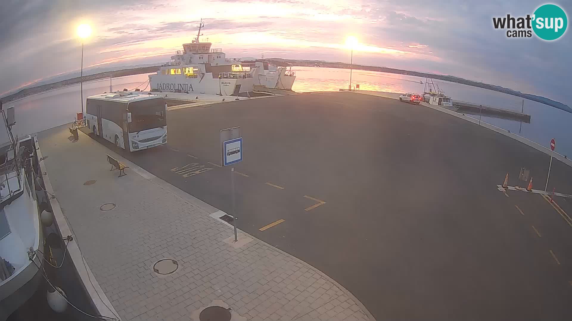 Tkon v živo – trajekt – Dalmacija – Hrvaška
