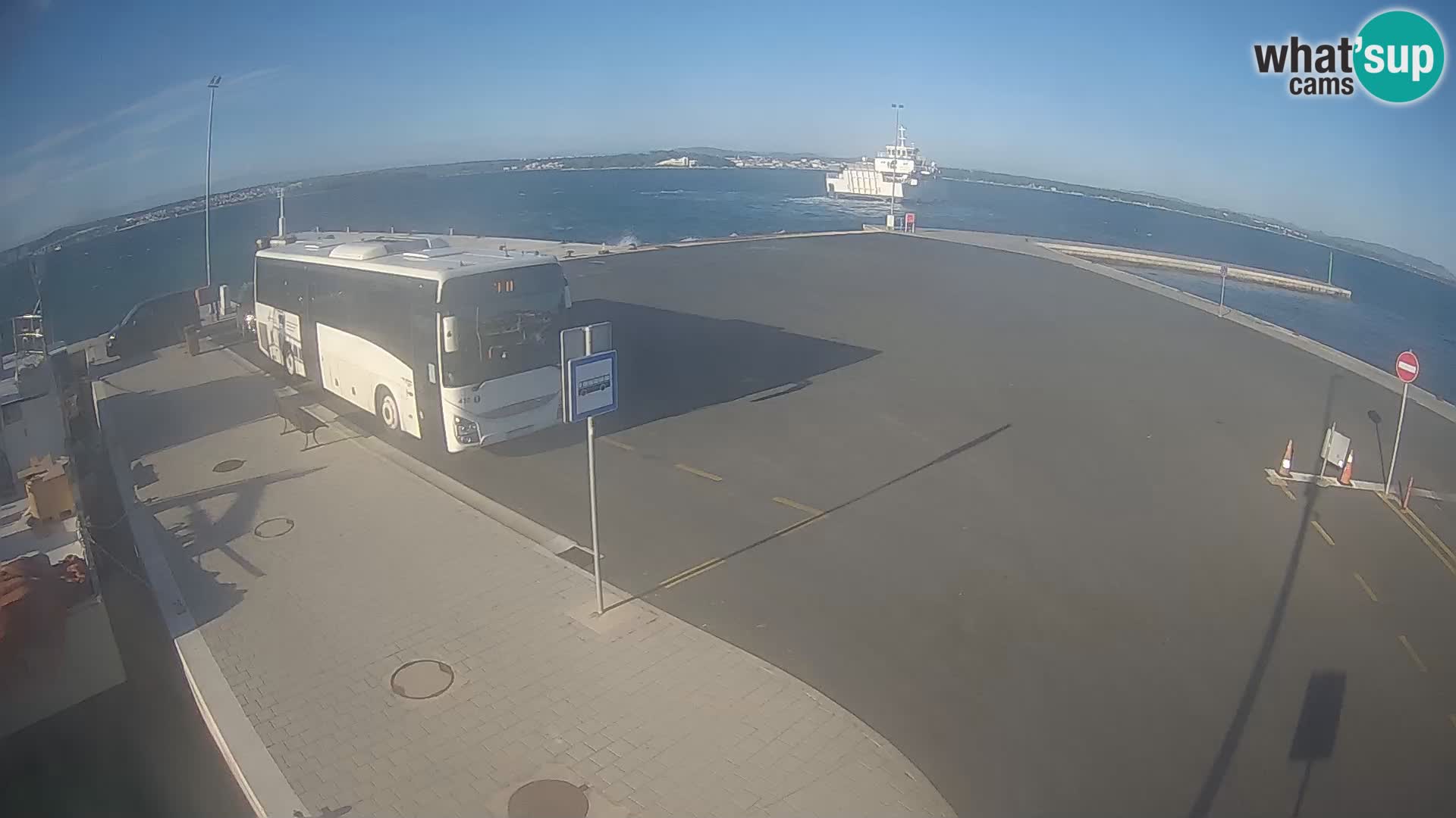 Tkon v živo – trajekt – Dalmacija – Hrvaška