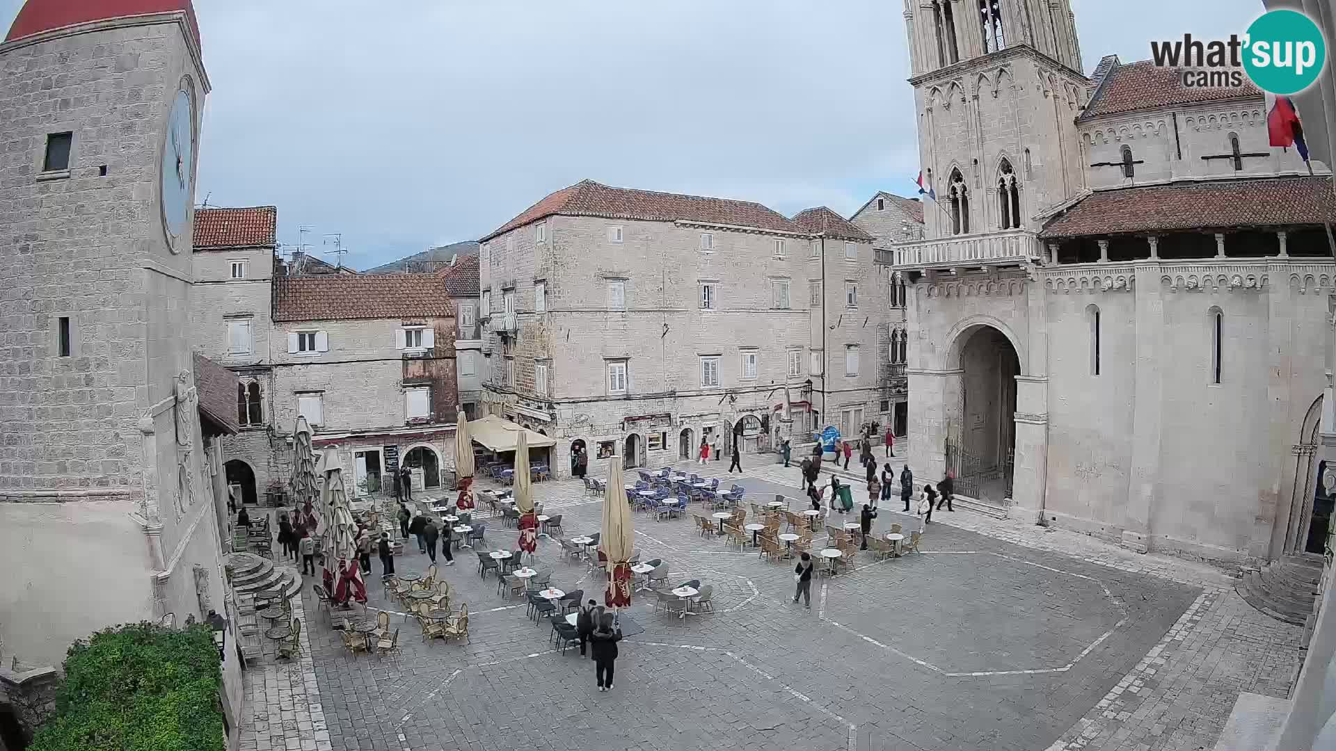 Spletna kamera v živo Trogir – katedrala sv. Lovrenca – Hrvaška