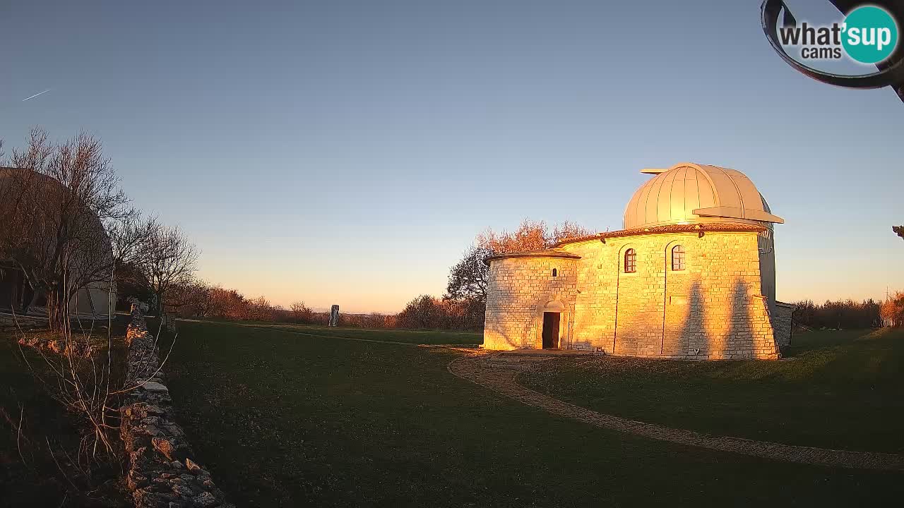 Višnjan Observatory Webcam: Gaze into the Cosmos from Istria, Croatia