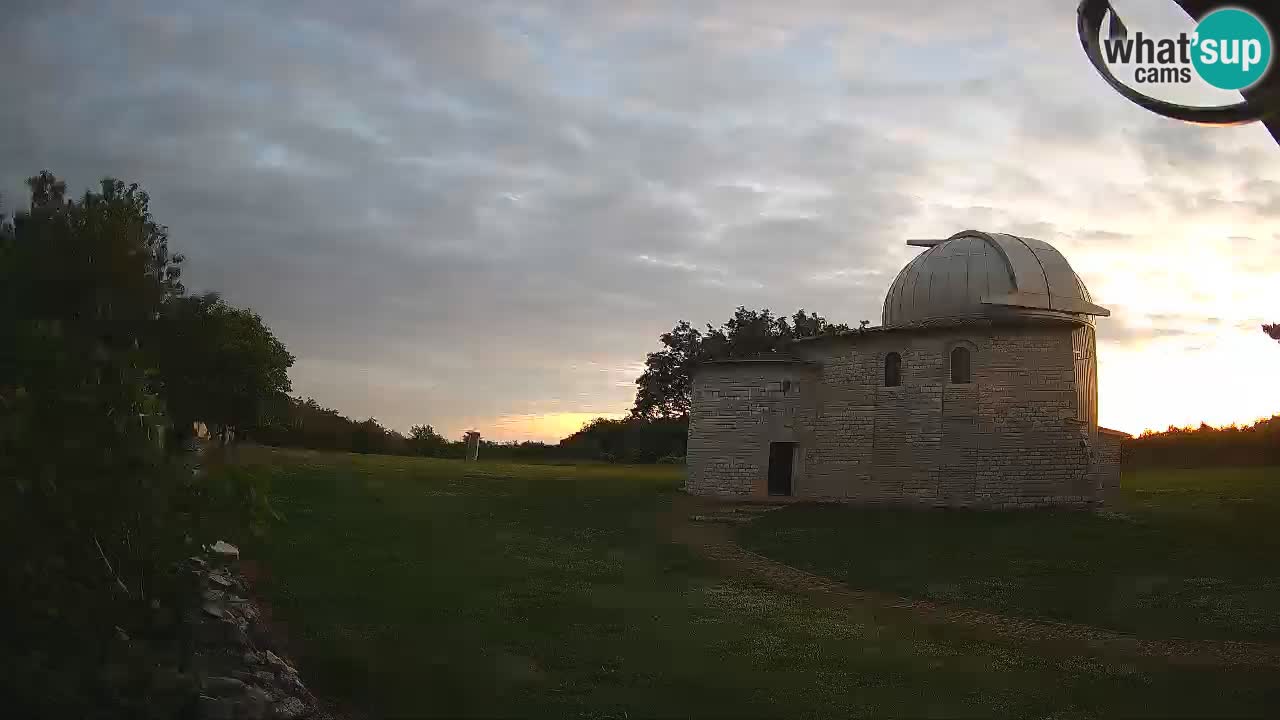 Webcam de l’Observatoire de Višnjan: Plongez dans le cosmos depuis l’Istrie, Croatie