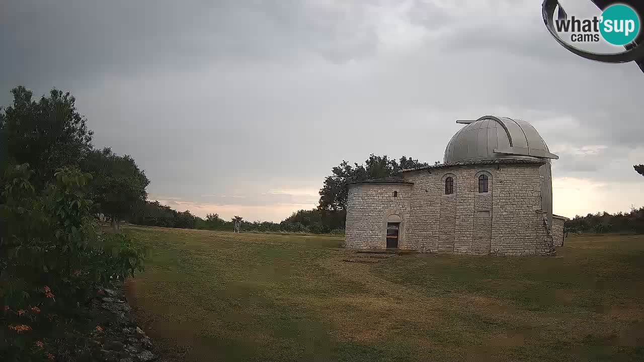 Višnjanska observatorijska spletna kamera: Opazujte vesolje iz Istre, Hrvaška