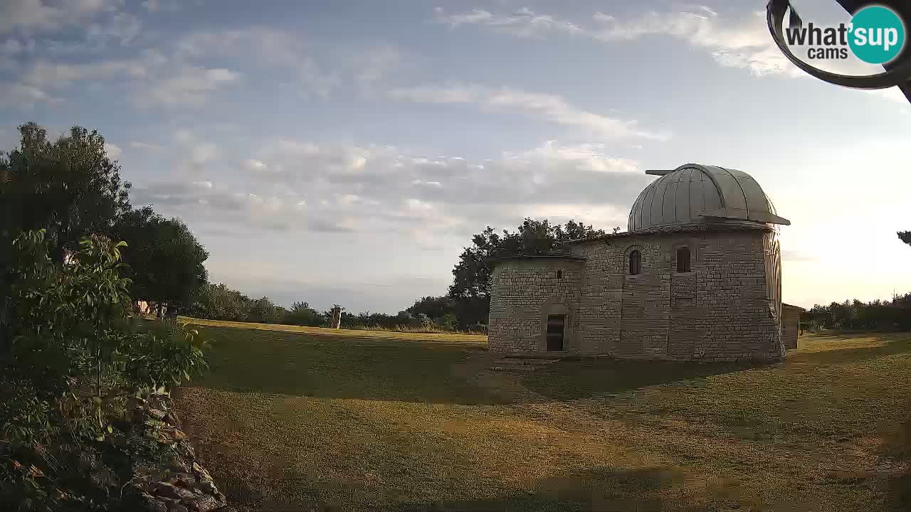 Višnjanska observatorijska spletna kamera: Opazujte vesolje iz Istre, Hrvaška