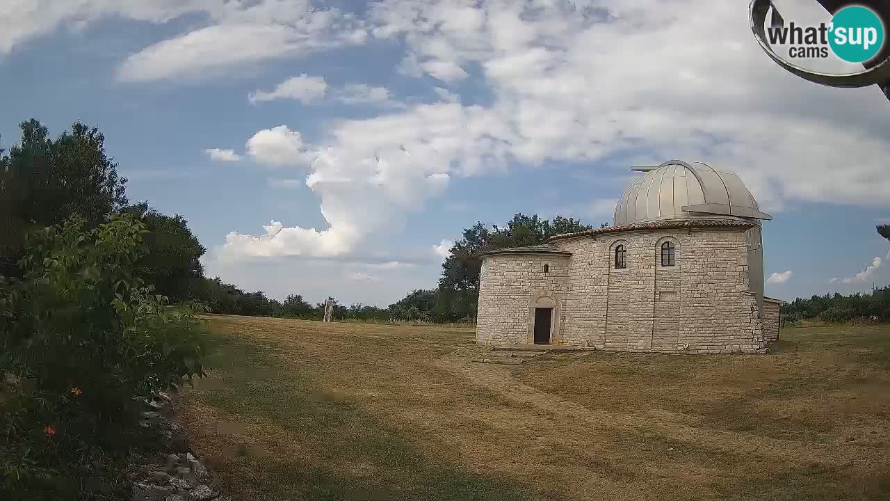 Višnjan Observatory Webcam: Gaze into the Cosmos from Istria, Croatia