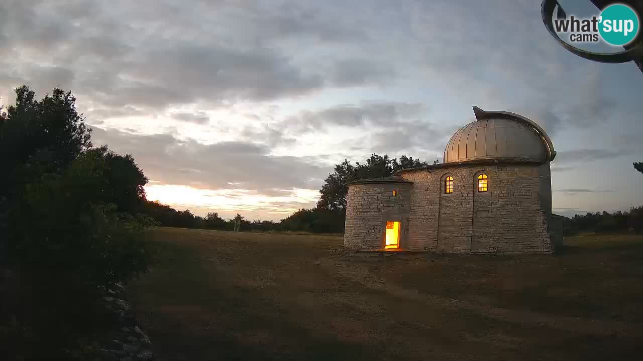 Višnjan Observatory Webcam: Gaze into the Cosmos from Istria, Croatia