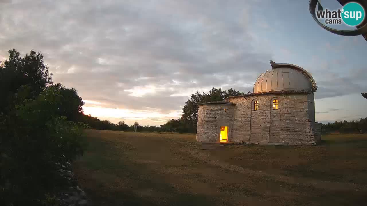 Webcam de l’Observatoire de Višnjan: Plongez dans le cosmos depuis l’Istrie, Croatie