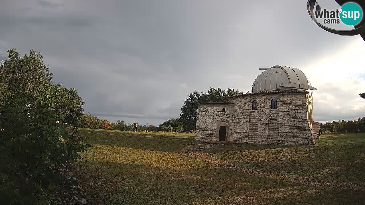 Višnjanska observatorijska spletna kamera: Opazujte vesolje iz Istre, Hrvaška