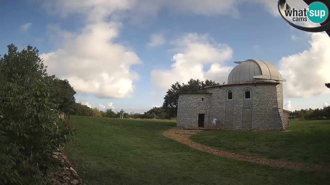 Višnjan Observatory Webcam: Gaze into the Cosmos from Istria, Croatia