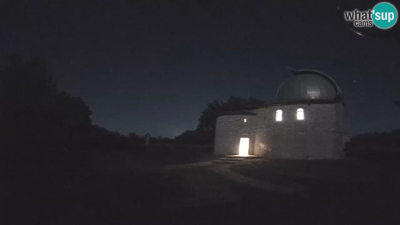 Višnjan Observatory Webcam: Gaze into the Cosmos from Istria, Croatia