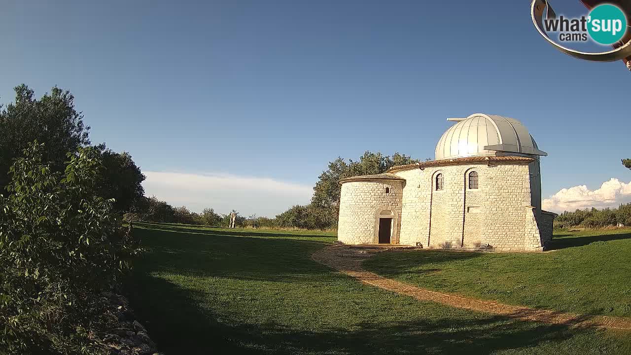 Višnjan Observatory Webcam: Gaze into the Cosmos from Istria, Croatia