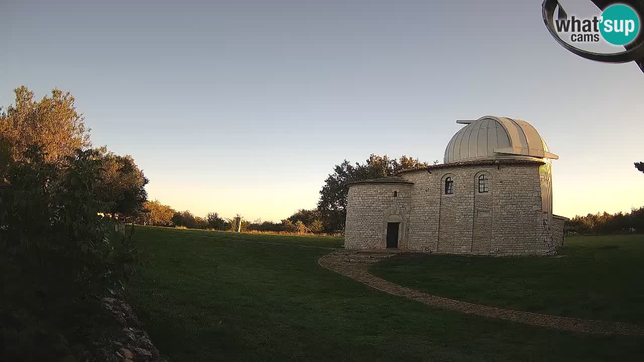 Višnjan Observatory Webcam: Gaze into the Cosmos from Istria, Croatia