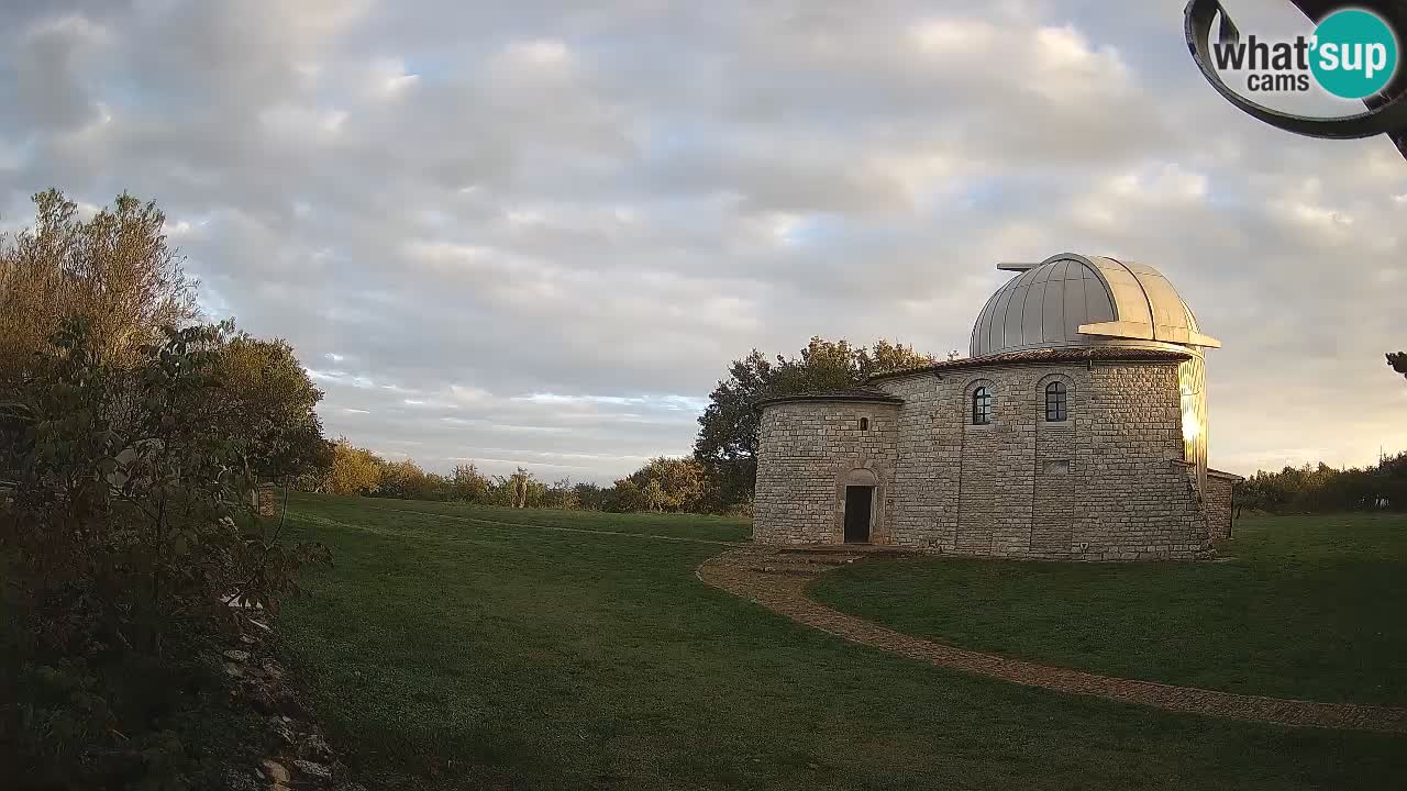 Višnjanska opservatorijska web kamera: Zavirite u svemir s poluotoka Istre, Hrvatska