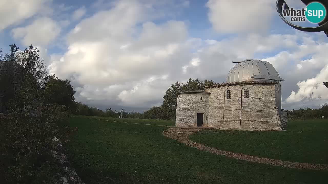 Webcam de l’Observatoire de Višnjan: Plongez dans le cosmos depuis l’Istrie, Croatie