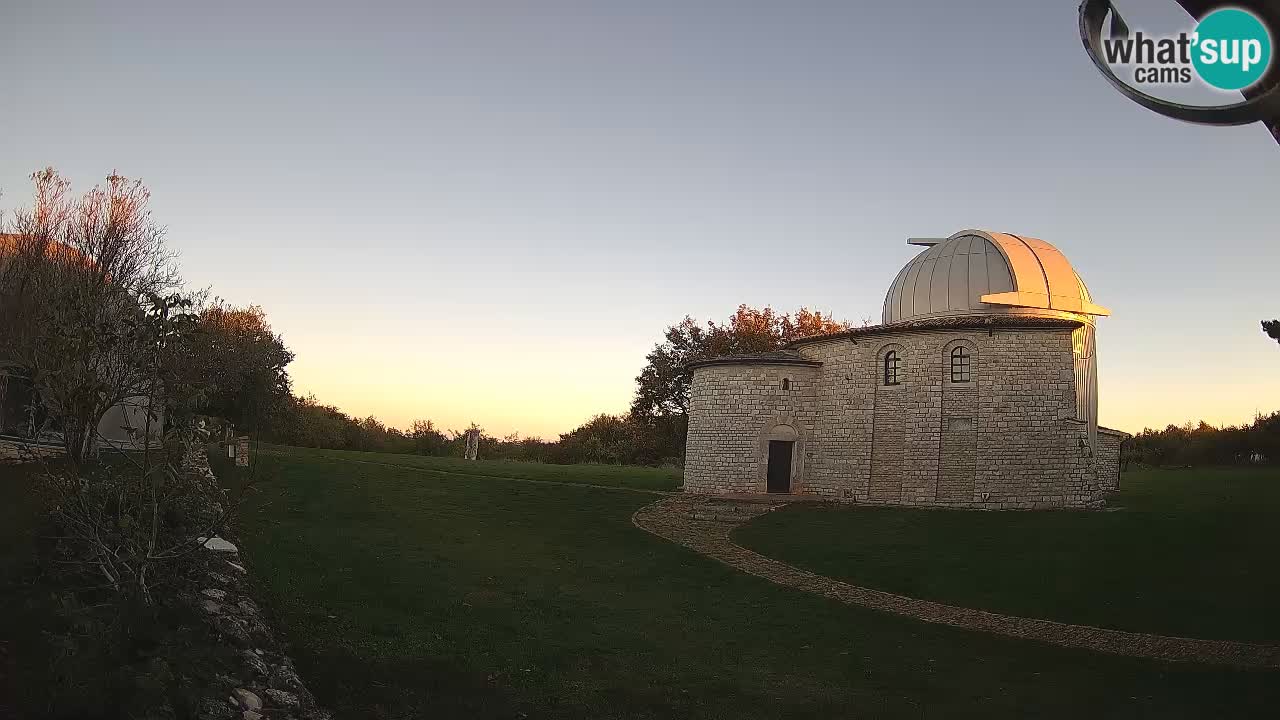 Webcam de l’Observatoire de Višnjan: Plongez dans le cosmos depuis l’Istrie, Croatie