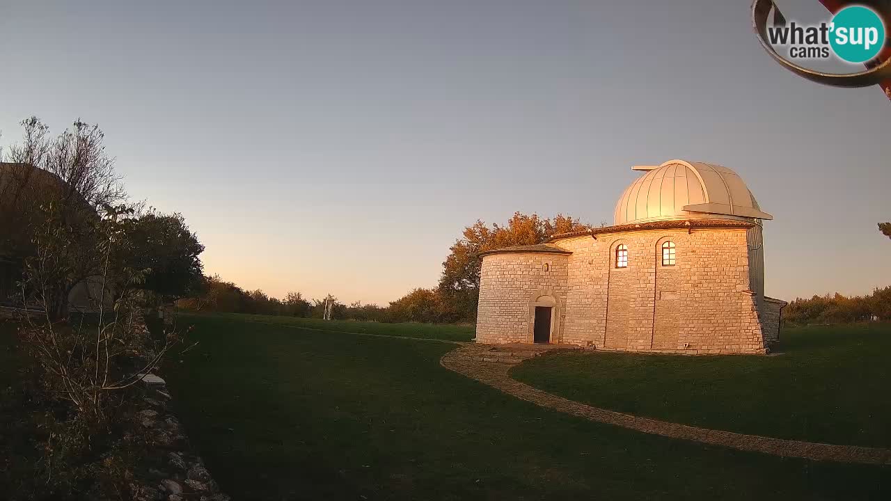 Višnjanska opservatorijska web kamera: Zavirite u svemir s poluotoka Istre, Hrvatska