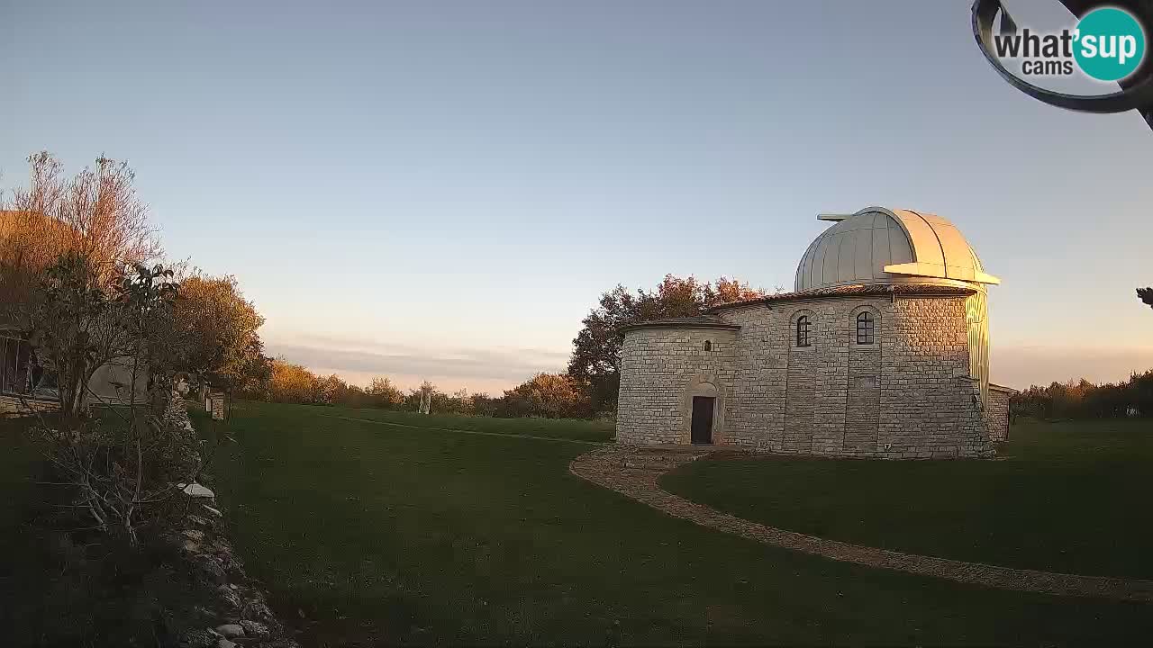 Višnjanska opservatorijska web kamera: Zavirite u svemir s poluotoka Istre, Hrvatska