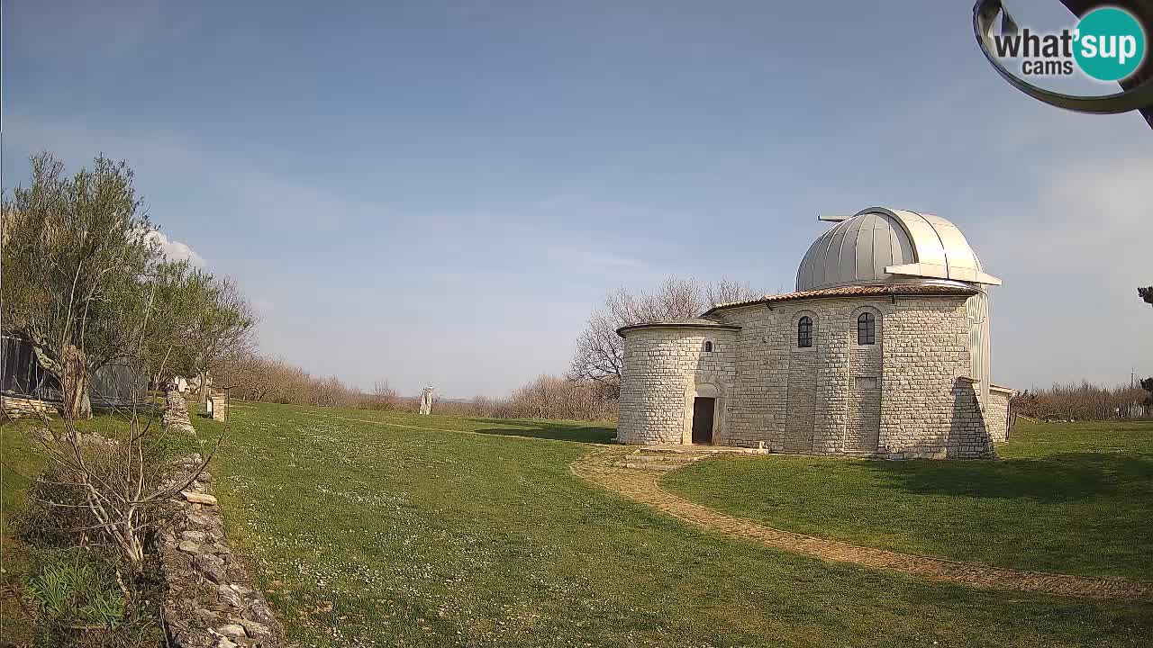 Višnjan Observatory Webcam: Gaze into the Cosmos from Istria, Croatia