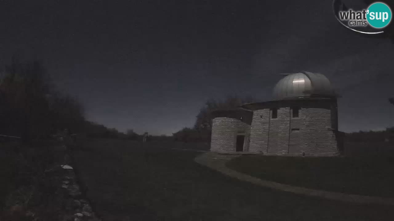 Višnjanska observatorijska spletna kamera: Opazujte vesolje iz Istre, Hrvaška