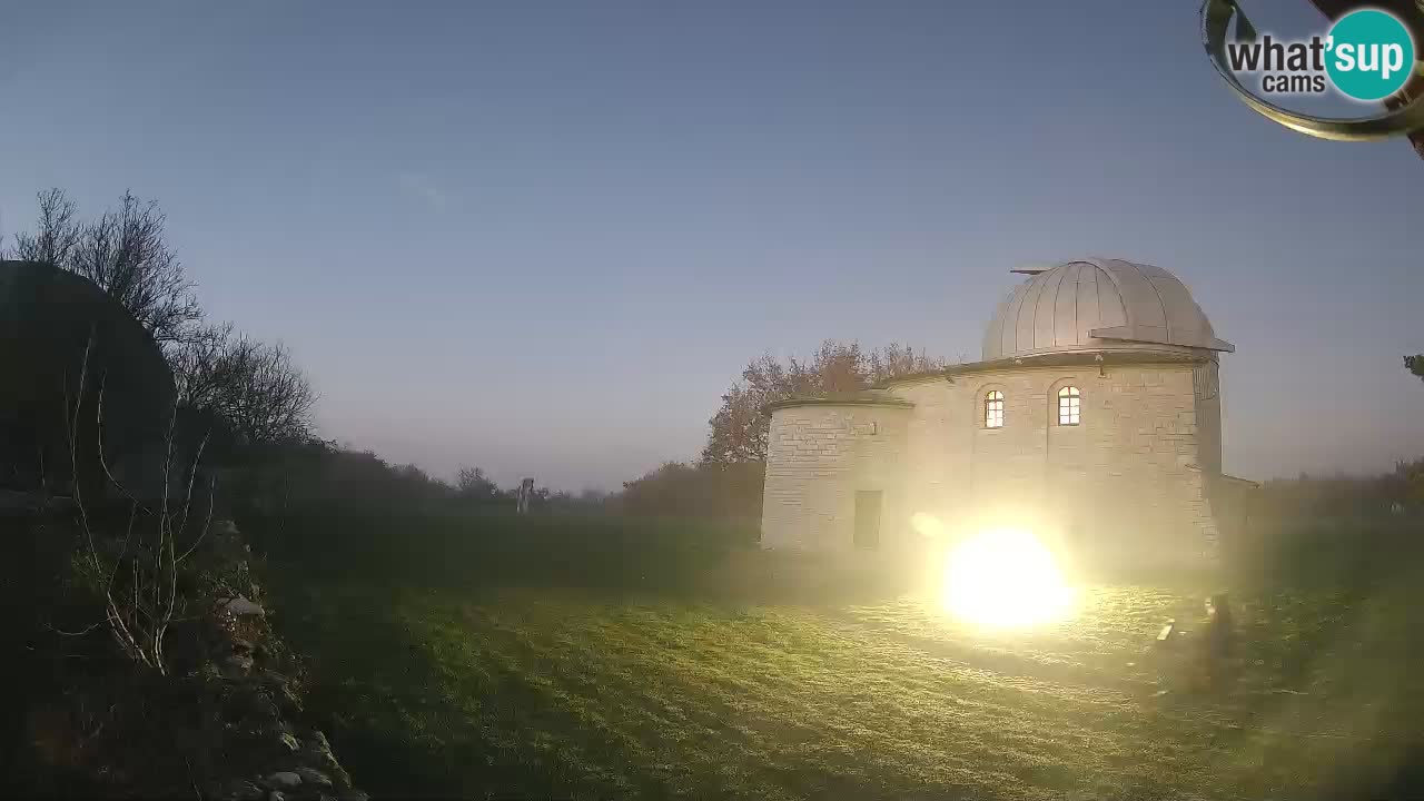 Webcam de l’Observatoire de Višnjan: Plongez dans le cosmos depuis l’Istrie, Croatie