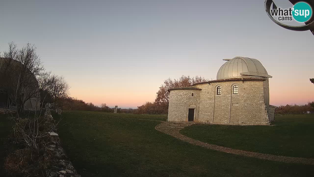 Višnjanska observatorijska spletna kamera: Opazujte vesolje iz Istre, Hrvaška
