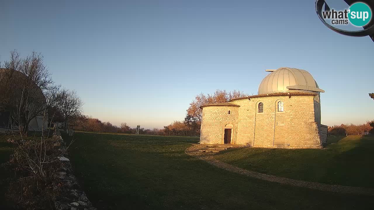 Višnjan Observatory Webcam: Gaze into the Cosmos from Istria, Croatia
