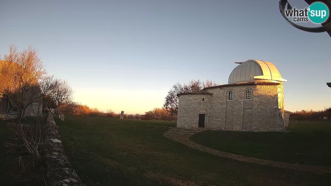 Višnjanska opservatorijska web kamera: Zavirite u svemir s poluotoka Istre, Hrvatska