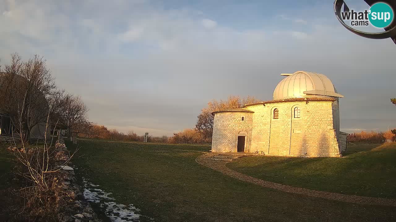 Višnjanska opservatorijska web kamera: Zavirite u svemir s poluotoka Istre, Hrvatska