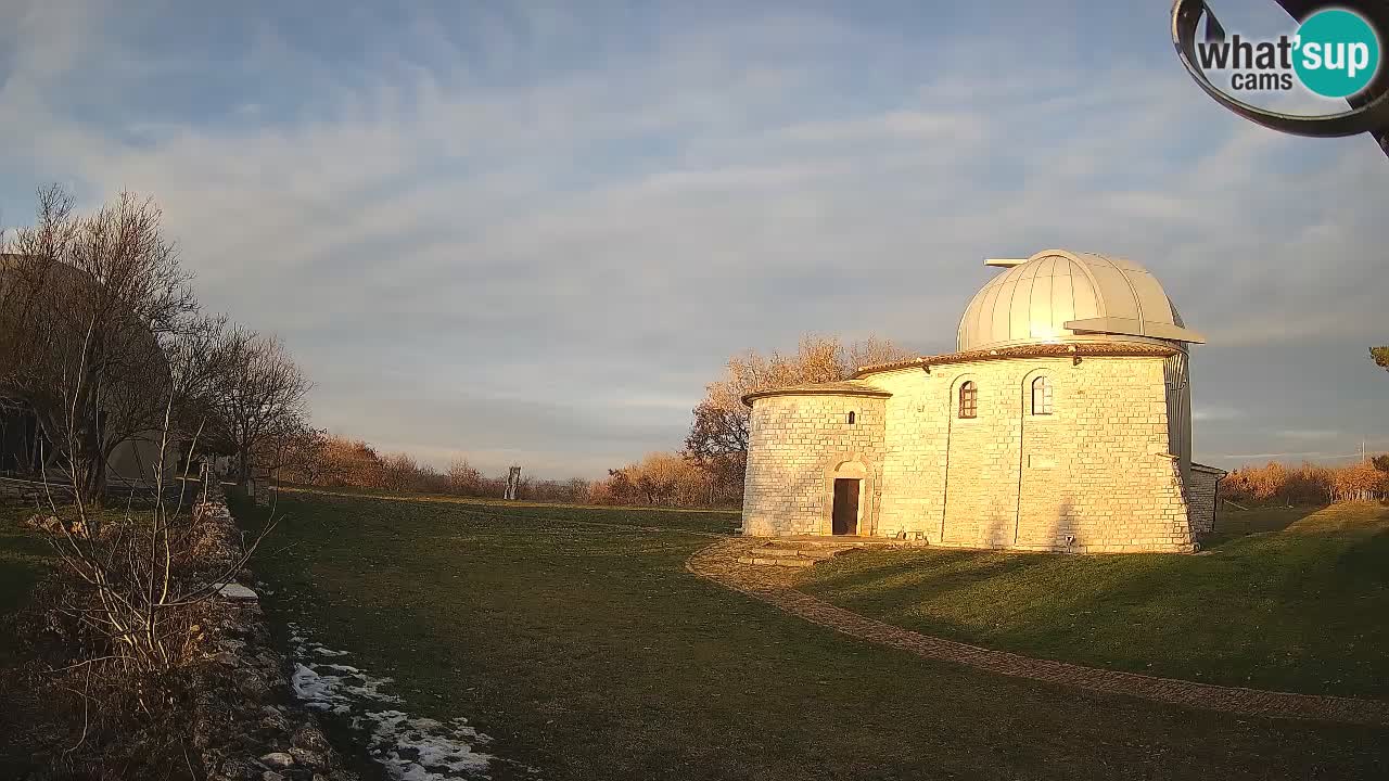 Višnjanska opservatorijska web kamera: Zavirite u svemir s poluotoka Istre, Hrvatska