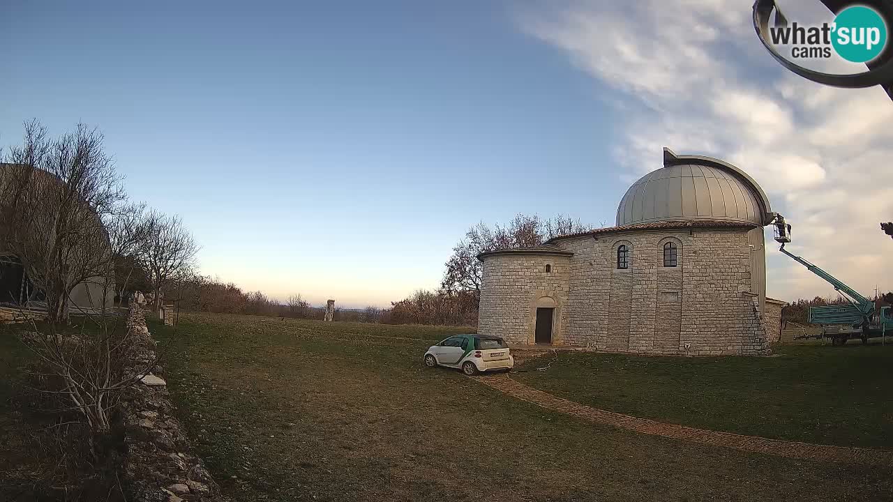 Višnjanska opservatorijska web kamera: Zavirite u svemir s poluotoka Istre, Hrvatska