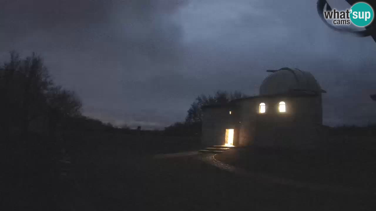 Višnjanska opservatorijska web kamera: Zavirite u svemir s poluotoka Istre, Hrvatska