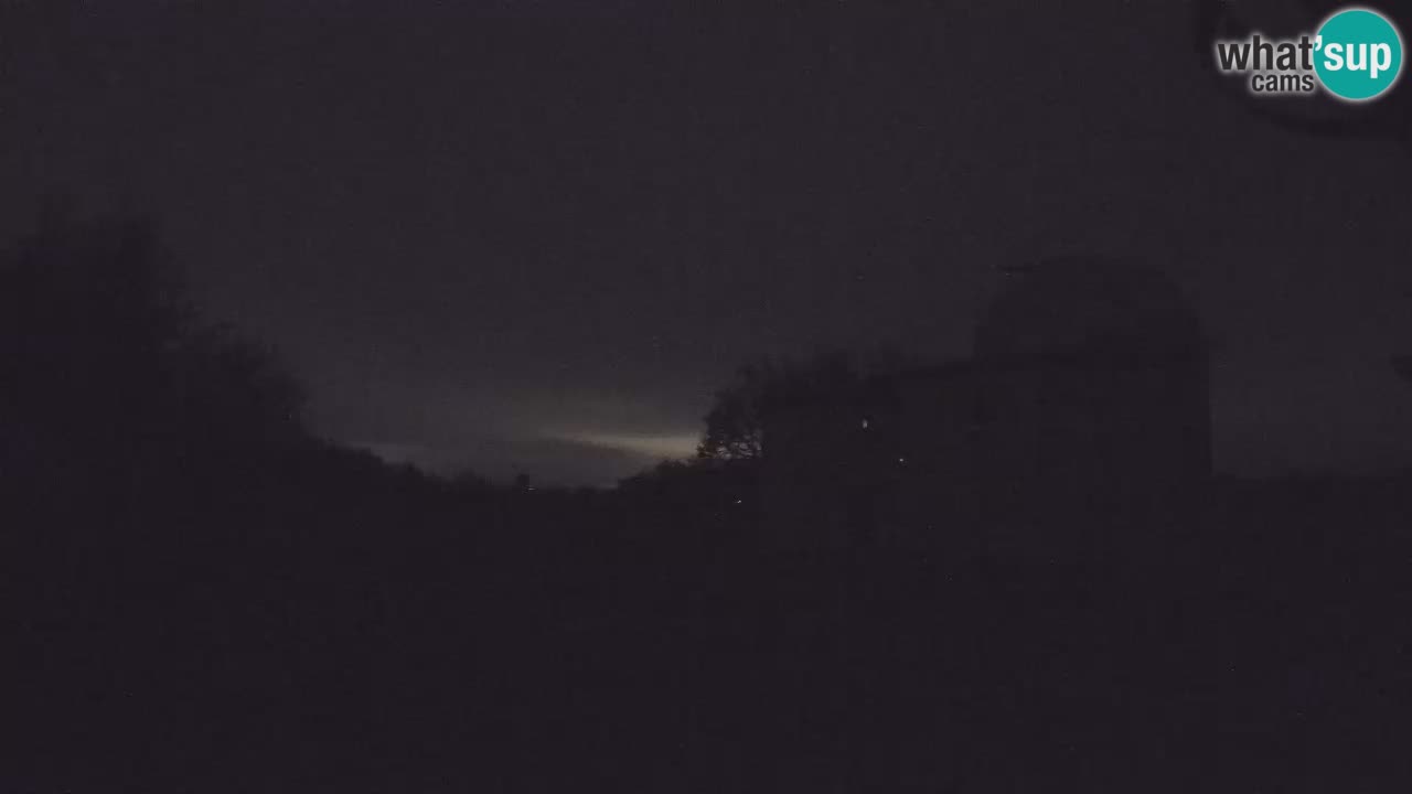 Višnjanska observatorijska spletna kamera: Opazujte vesolje iz Istre, Hrvaška