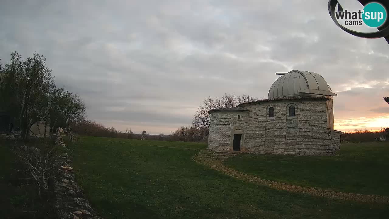 Višnjan Observatory Webcam: Gaze into the Cosmos from Istria, Croatia