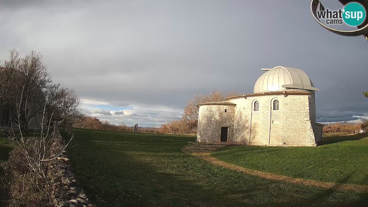 Višnjanska opservatorijska web kamera: Zavirite u svemir s poluotoka Istre, Hrvatska