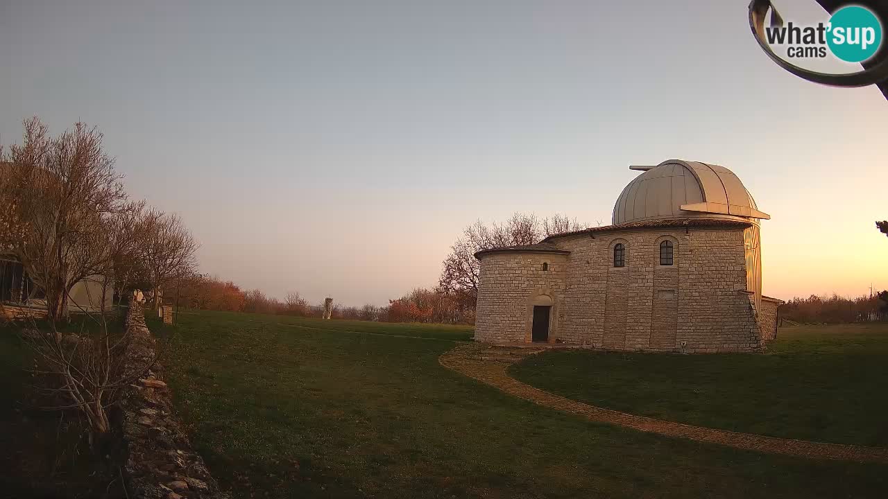 Višnjanska opservatorijska web kamera: Zavirite u svemir s poluotoka Istre, Hrvatska